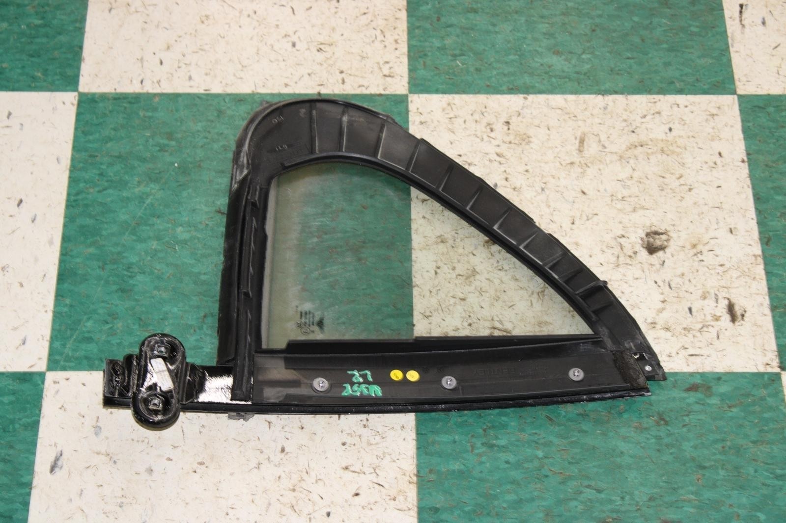 13-18 Flying Spur Rear Driver Side Left LH Quarter Window Glass OEM Factory WTY