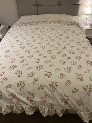 Vintage Creme und Rosa Blumen Rüschen Rand Bettbezug King Size Landhaus Landhaus