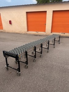 25” x 24’ Expandable Flexible Gravity Conveyor Roller 200 lb Capacity Warehouse