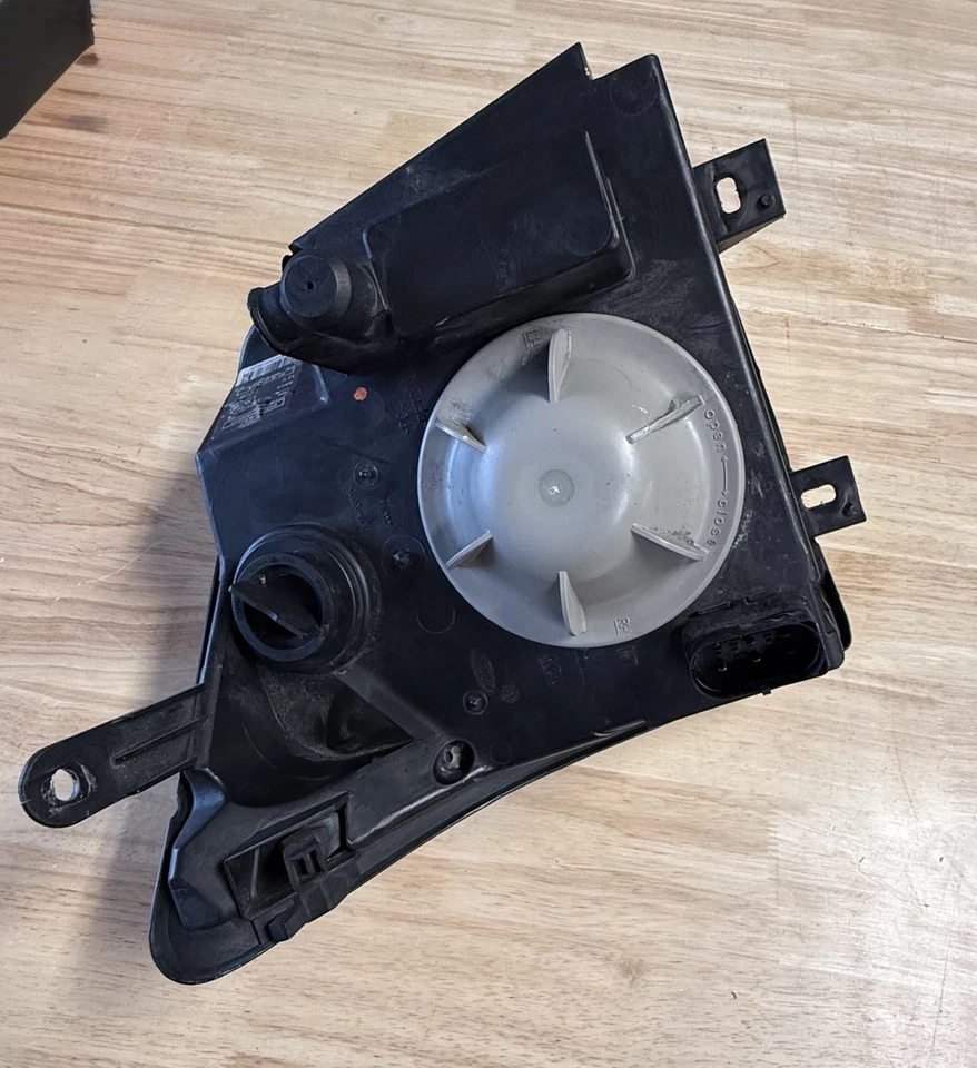 Conjunto de faros compuestos izquierdo conductor Ford Transit Connect 2010-2013 Foto 2 de 4