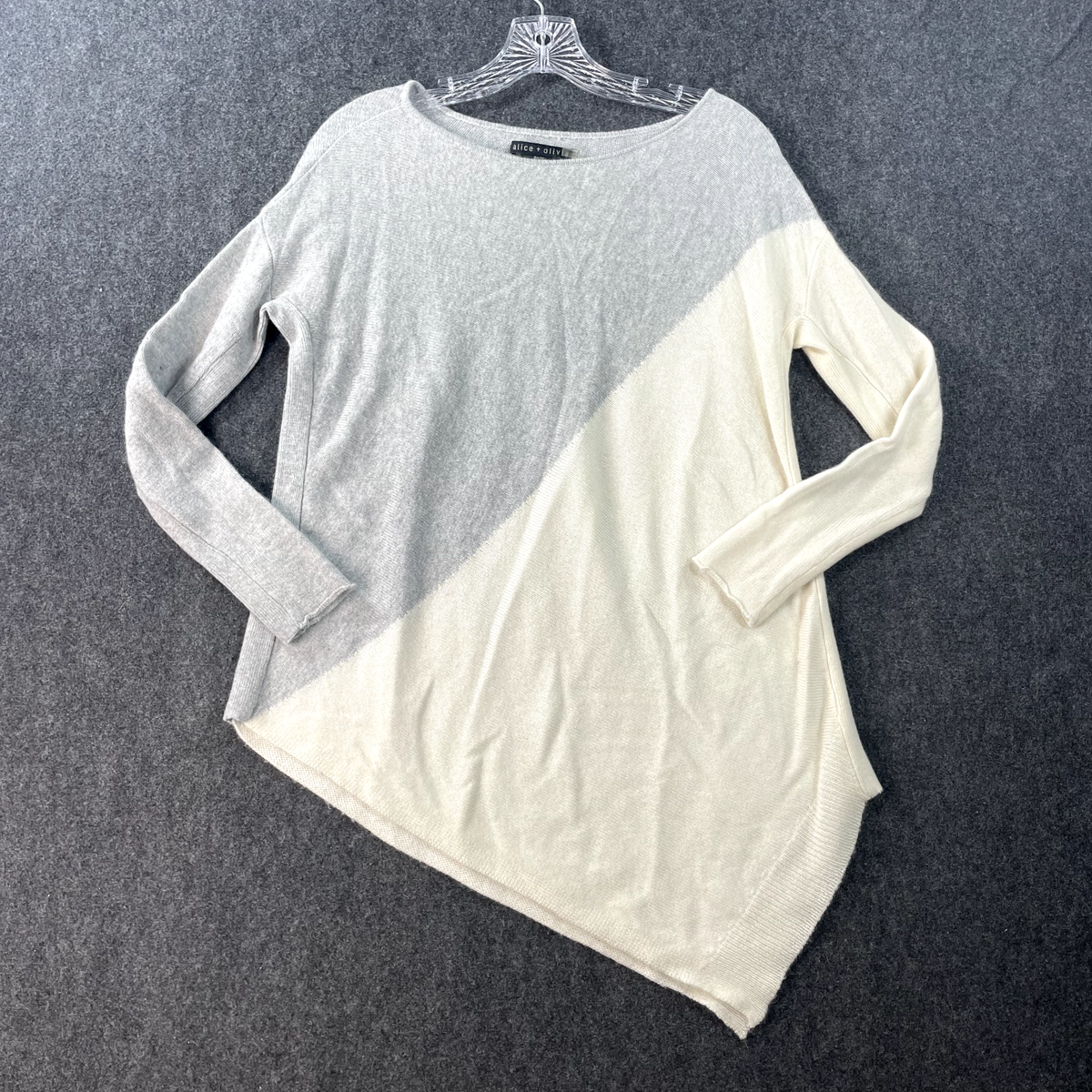 Marie -Ryoの初期イメージ Alice + Olivia Base Sweater Women's XS Gray White Wool Angora