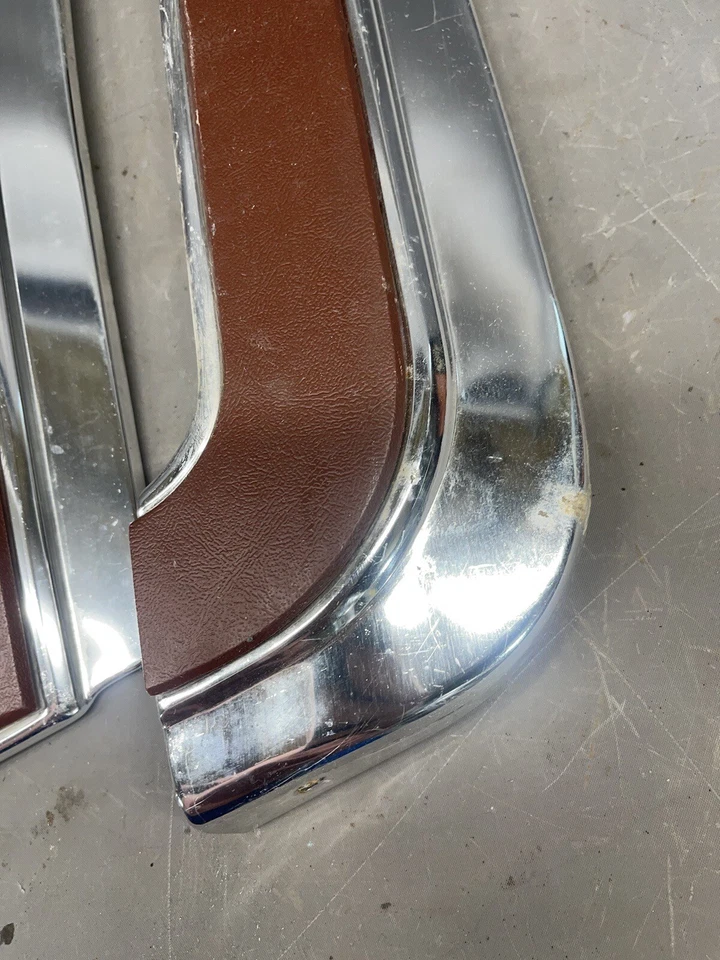 1979 - 1985 凯迪拉克 Deville Fleetwood Eldorado 座椅侧装饰面板塞维利亚原始设备制造商 — 第 2/4 张图片