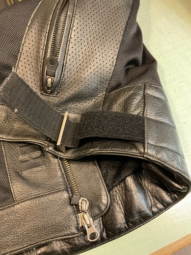 Harley Davidson Reflective and Black Perforated Leather Jacket 97070-06VM Small - Foto 24 di 24