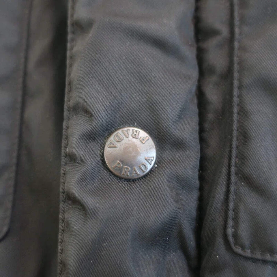 Chaqueta Prada Multi-Bolsillo Negro Cuero Ribete Nylon Talla Pequeña Foto 2 de 4