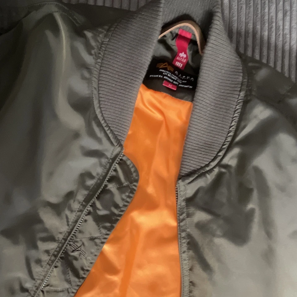 Alpha Industries Herren Bomberjacke M grau Nylon gefüttert Reißverschluss Logo - Bild 1 von 1