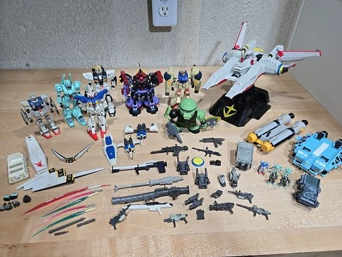 Vintage Bandai Mobile Suit Gundam Wing Ground Figure Lot Swords Guns Parts Ships