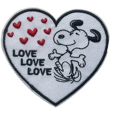 SNOOPY - HEART - LOVE LOVE LOVE - PEANUTS - Embroidered Iron-On Patch