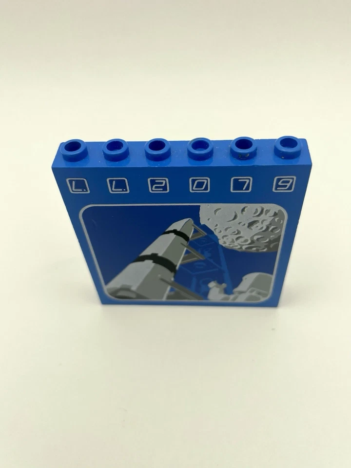 LEGO Blue 1x6x5 Brick LL2079 Rocket And Moon Pattern Vintage Lego 6970 Beta-1 - Image 2 of 4