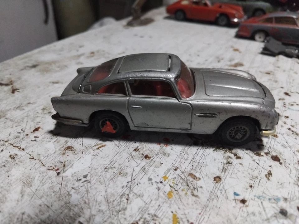 Corgi Toys 270 Aston Martin DB5 James Bond 007 1/43 - Immagine 4 di 4