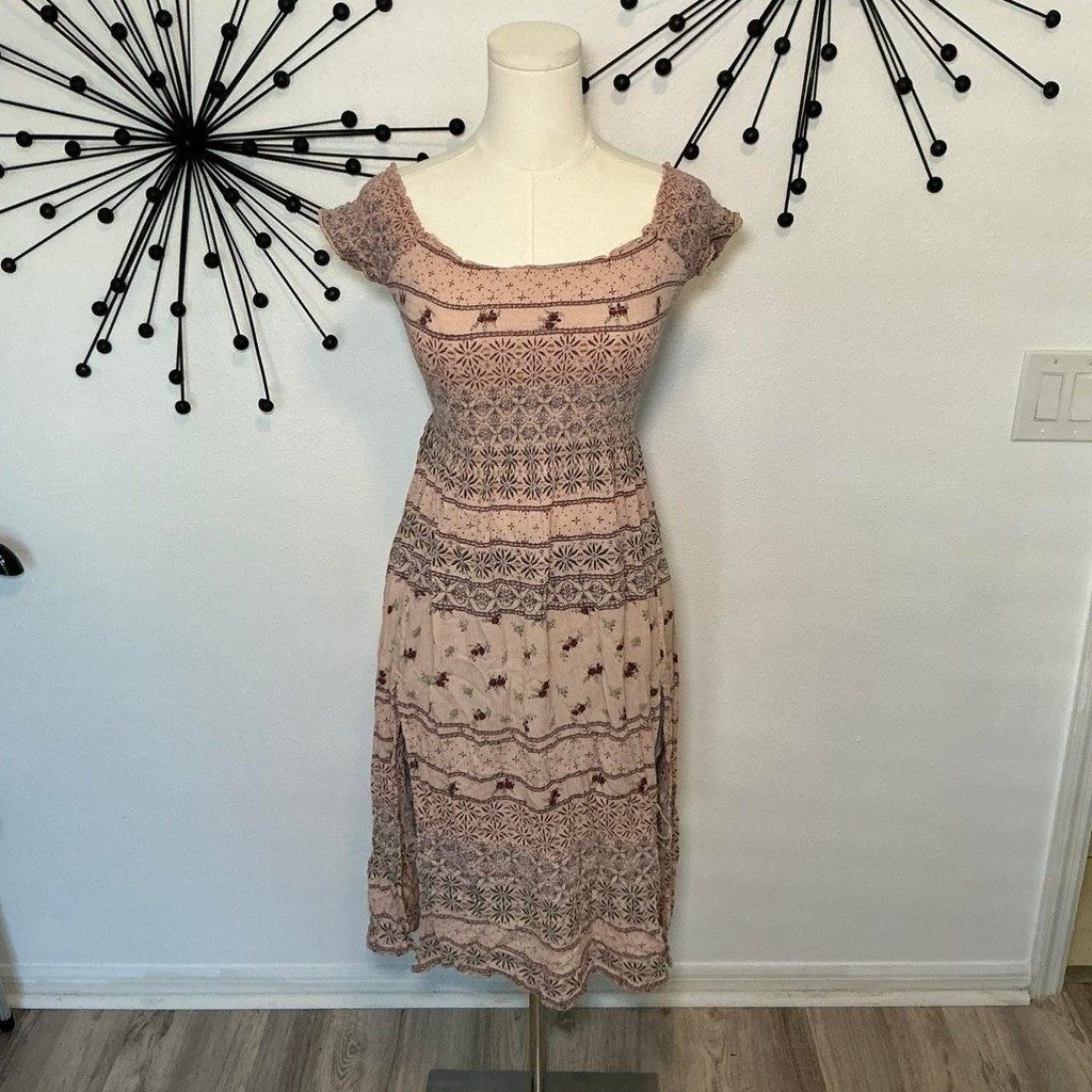 Kimchi Blue Pink Boho Midi Dress Size S Off Shoulder Smocked Floral