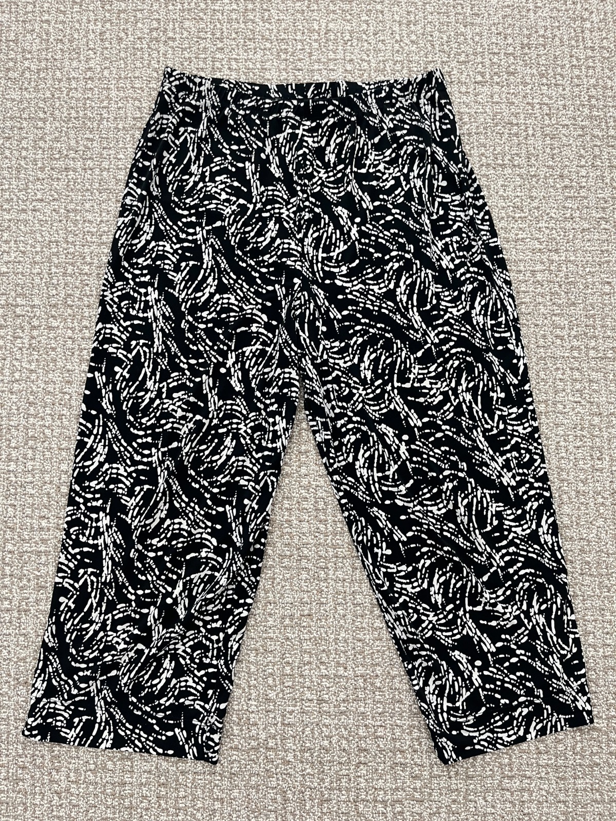 Chico's Black & White Swirl Pattern Pull-on Pants Size 2 (M 12) EUC