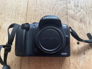 Samsung NX5 Digital Camera + 18-55mm Lens, Filter, Extra Battery