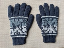 Knit Gloves Light Blue Design