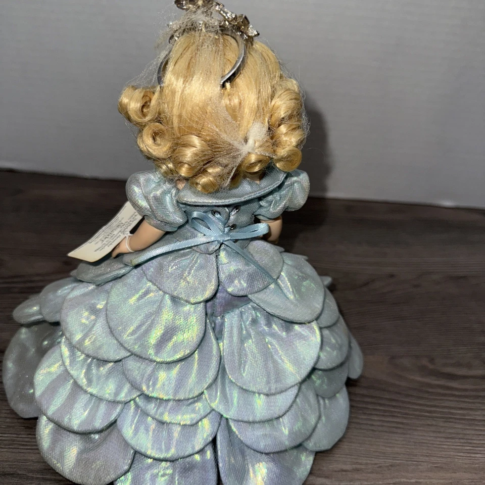 Madame Alexander Wicked Collection Glinda The Good Witch 2007 - Image 4 of 4