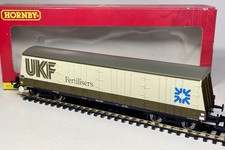 Hornby R6358 Procor PWA Bogie Pallet Van Wagon UKF Fertilisers OO Gauge