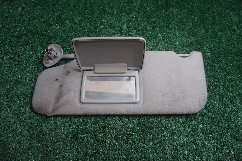 2004 2005 2006 FORD TAURUS DRIVER SIDE LEFT Sun Visor OEM 1 Peice  VV615 - Image 2 of 4