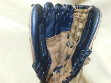 Louisville Slugger Youth Baseball Glove Genesis 1884 Series GENB2000 10  LH
