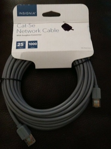 Insignia 25' Cat-5e Network Cable - 第 1/3 張圖片
