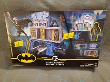 New BATMAN 3-in-1 Batcave Playset with 4" Action Figure and Battle Armor.