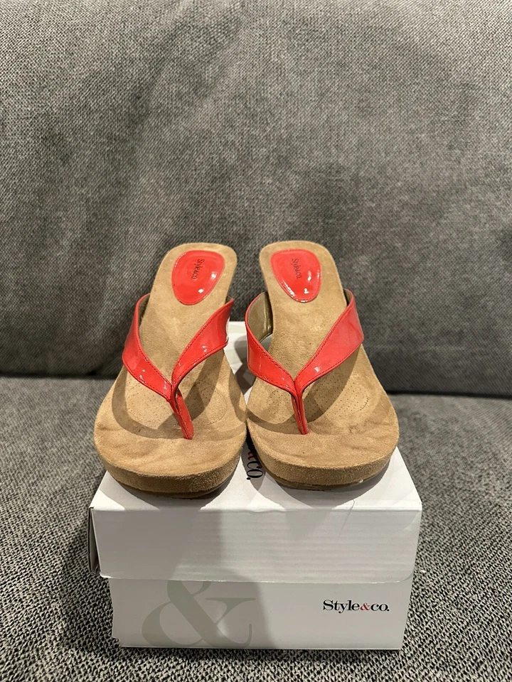 coral thong wedge Style & co Patent Leather sandals - Изображение 2 из 4