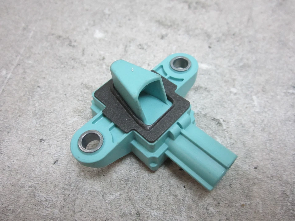 Sensor de impacto de choque de puerta delantera nn710396 Audi Q5 2009 2010 2011 2012 OEM Foto 2 de 3