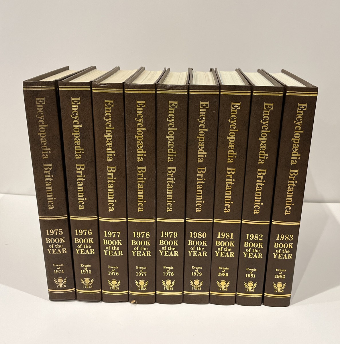 ENCYCLOPAEDIA BRITANNICA Book of the Year Set 1975-1983 | 9 Encyclopedias ENCYCLOPAEDIA BRITANNICA Book of the Year Set 1975-1983 | 9 Encyclopedias