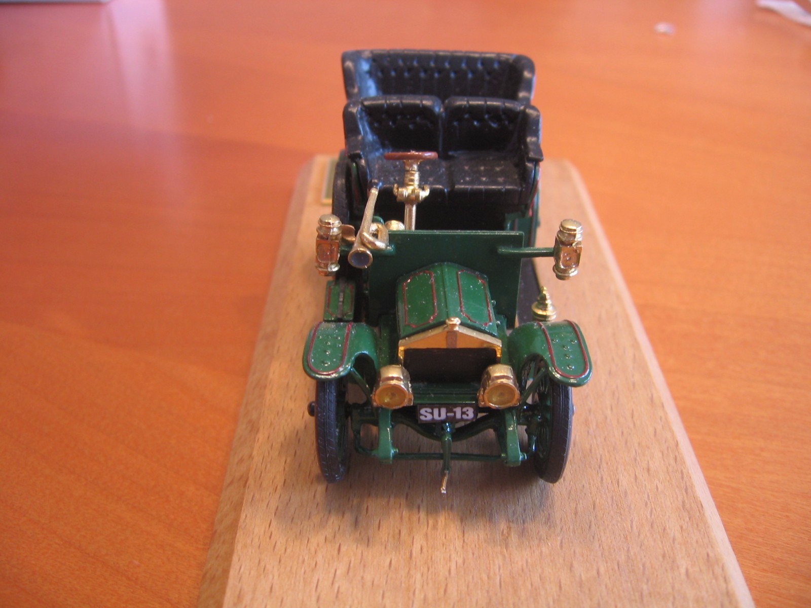 Picture 2 of 8