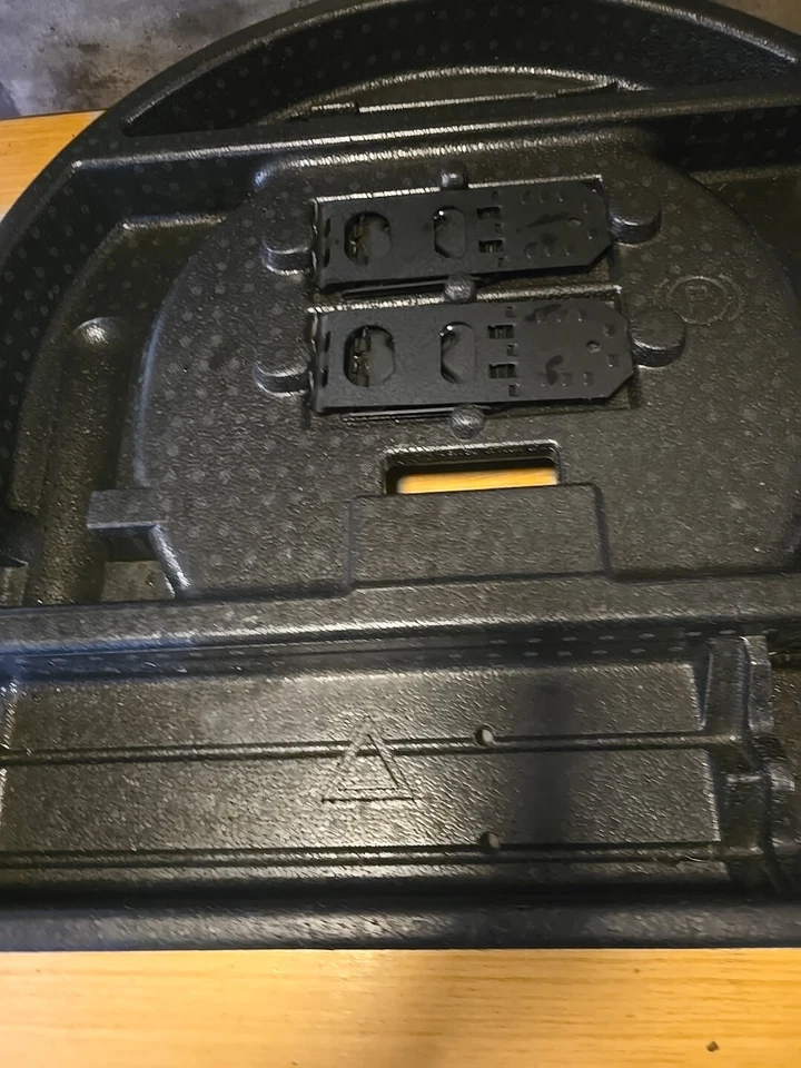 PEUGEOT 3008 2013 SPARE WHEEL TRUNK / BOOT FOAM SPARE WHEEL INSERT 9685414280 - Image 3 of 4