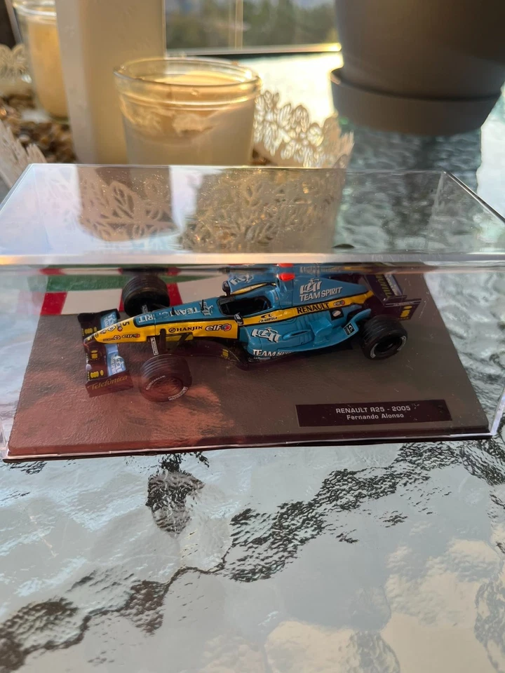 Alpine A521 – Fernando Alonso – 2021 – Centauria 1:43 Diecast Model Car – F1 - Image 4 of 4