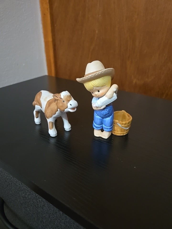 Enesco Country Cousins Scooter feeding the Baby Cow  1983