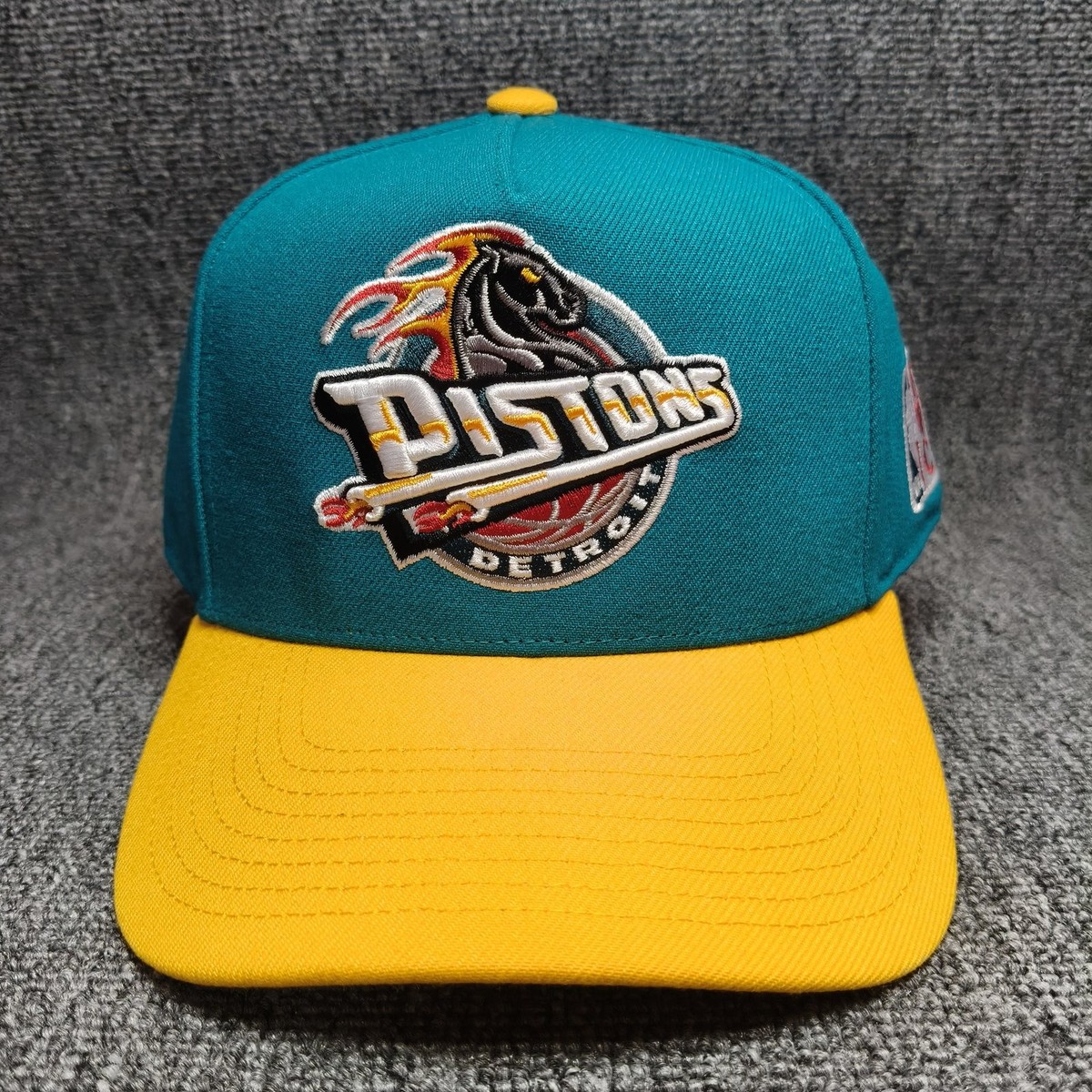 Mitchell & Ness Detroit Pistons NBA Old Logo Snapback Hat Teal Yellow