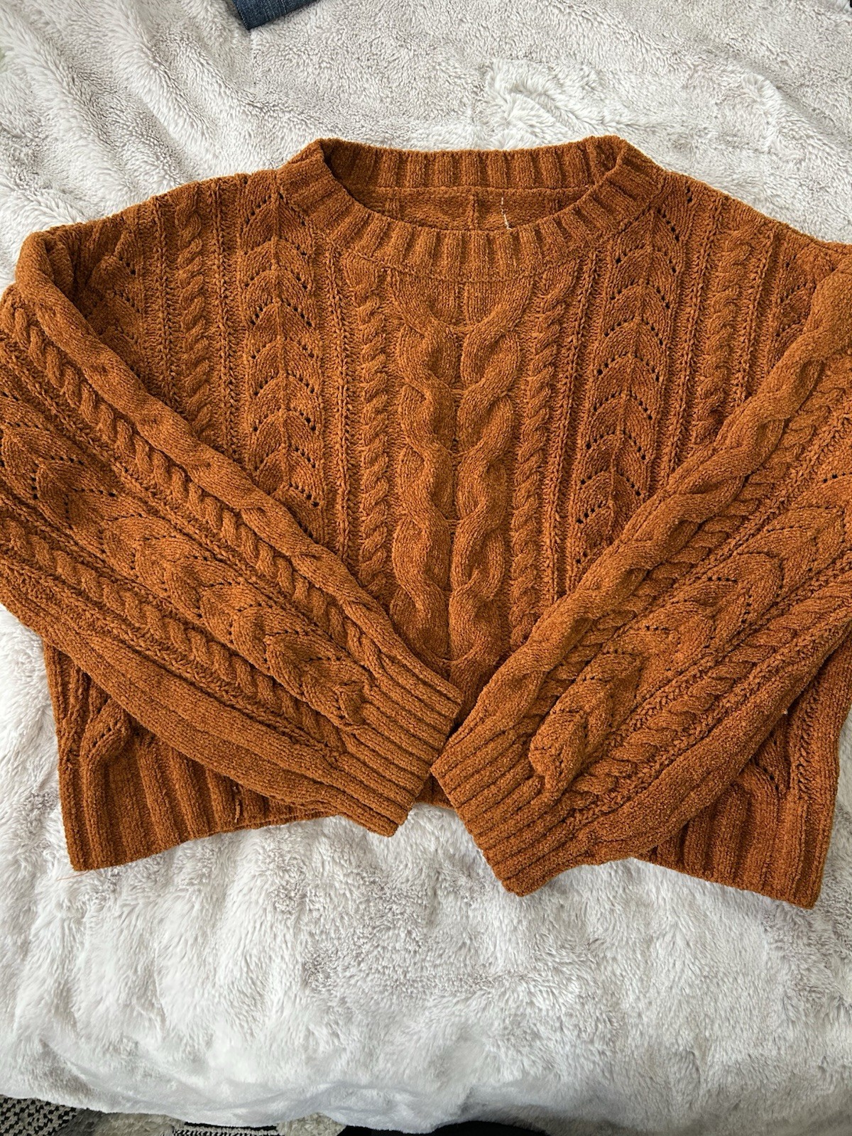 Women's Long Sleeve Cropped Sweater Size Medium Cable Knit Top