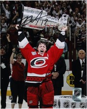 Rod Brind'Amour Hurricanes Signed 8x10 2006 Stanley Cup Champs Raising Cup Photo