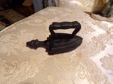 VTG Cast Iron Mini Trivet and Sod Iron