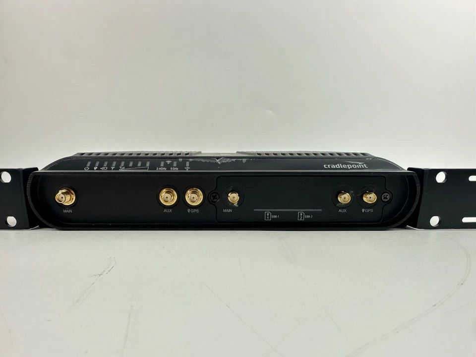 Cradlepoint IBR1700-600M Ruggedized Mobile Wireless Router - Image 2 of 4