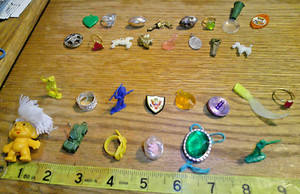 vintage lot small plastic toys vending machine charms Cracker Jack premium #ch34