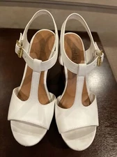 Cathy Jean  women  Leather wedge  USA SZ. 8 , UK 61/2 , EU 39, JP25 Color White.