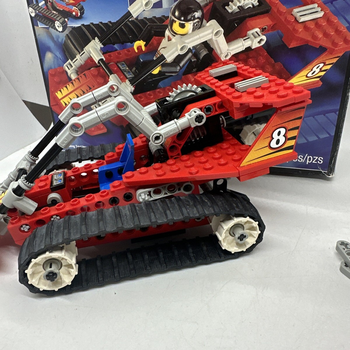 LEGO- TECHNIC- TREAD TRAKKER- 8229- NO MINIFIGURE Read 42884082291