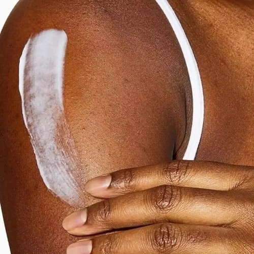 The CeraVe Moisturising Cream for Dry to Very Dry Skin, 454g - Picture 3 of 5