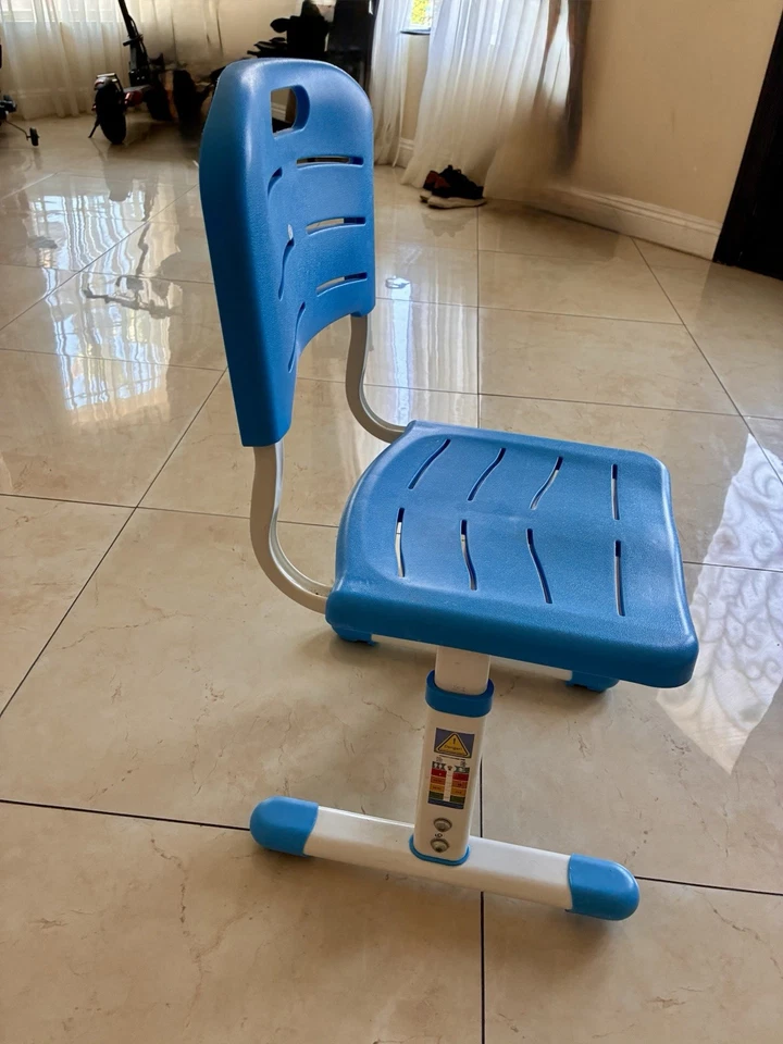 Conjunto de cadeira de mesa infantil, altura ajustável mesa de estudo funcional gaveta de puxar para crianças - Imagem 4 de 4