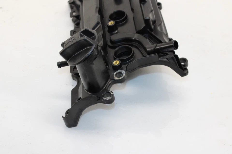 2017-2022 Infiniti Q60 3.0l Left Valve Cover OEM NH111 - Image 3 of 4