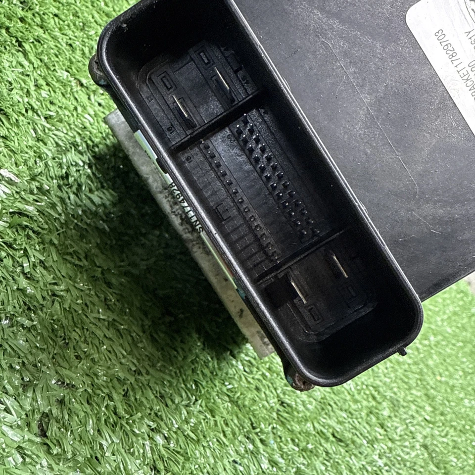 2011-2014 Ford E150 E250 E350 Van ABS Anti Lock Brake Pump BC24-2C405-CD OEM - Image 3 of 4