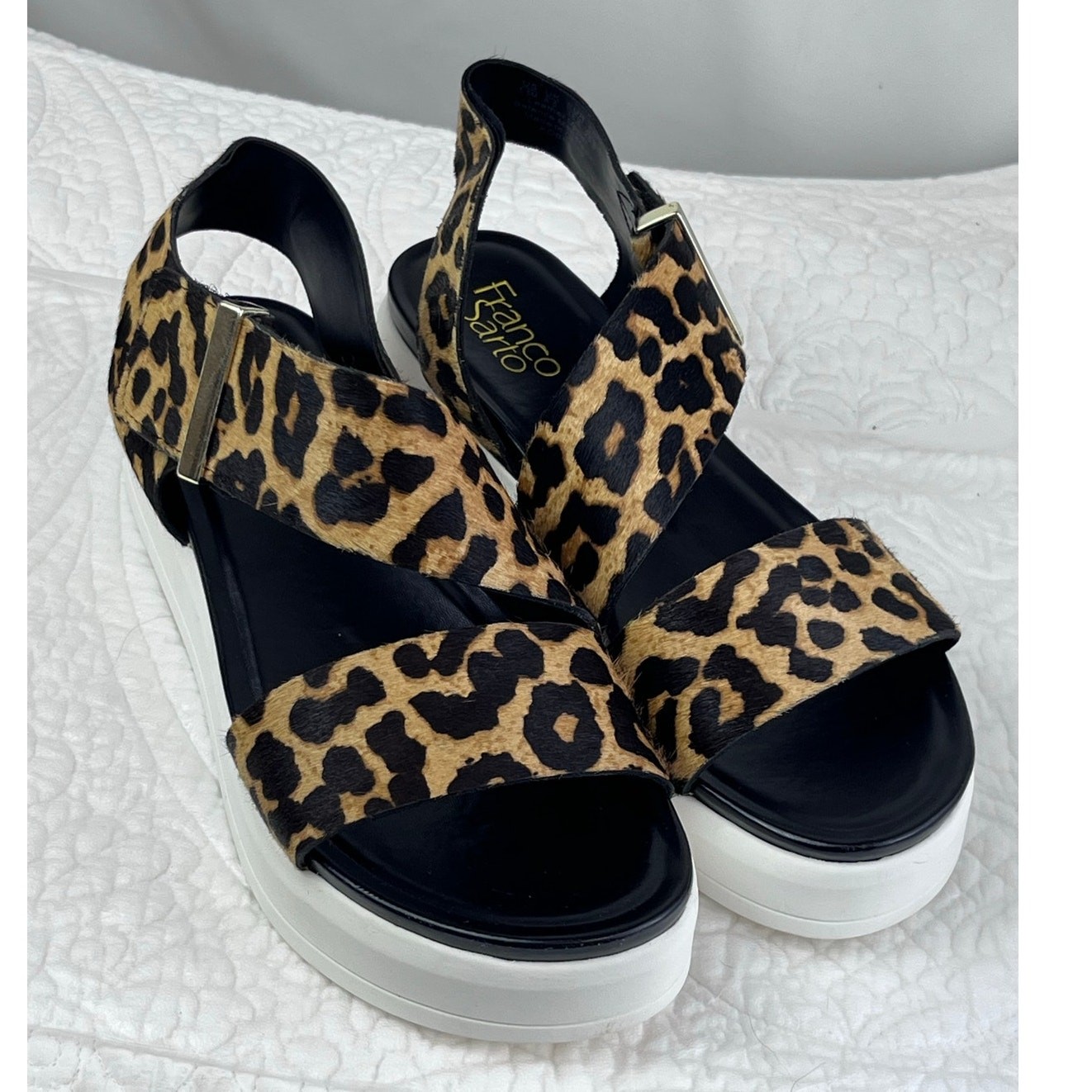 APL Franco Sarto sandalo donna taglia 8 5 nero abbronzato tinto pelo di mucca stampa leopardata cinturino