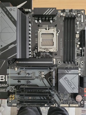 Gigabyte B650 Eagle AX AM5 WiFi PCIE5 DDR5 Gaming-Mainboard ATX