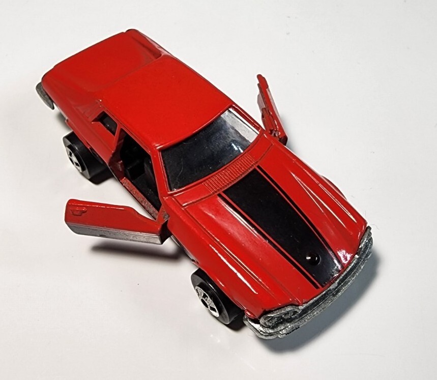 中古品 1/43 Jaguar XJ-S Coupe 1980 Red ジャガー 中古品 1/43 Jaguar XJ-S Coupe 1980 Red ジャガー 中古品 1/43