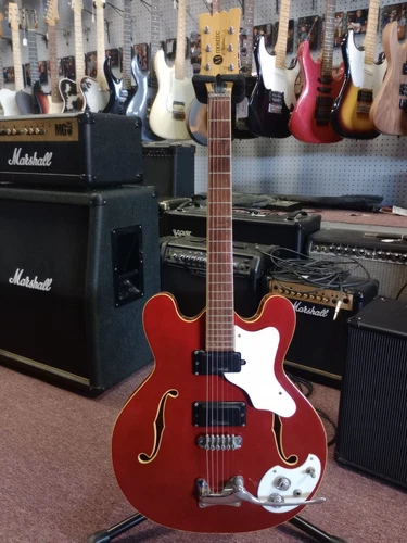 Mosrite Celebrity III Vintage 1968 Cherry W/Tremolo *** FREE SHIPPING ***