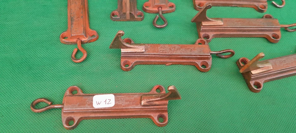 1 Ancien verrou à coulisse , targette de porte, placard, loqueteau volet fenêtre - Photo 2/4