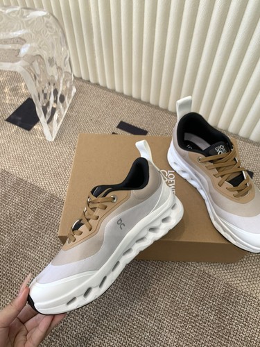 NEU On x LOEWE Cloudtilt 2.0 weiß braun Herren Freizeit Sportschuhe - Bild 8 von 9