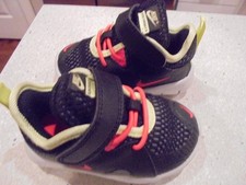 toddler boy's Nike Flex Contact 3 athletic shoes size 5 black near-perfect cute 