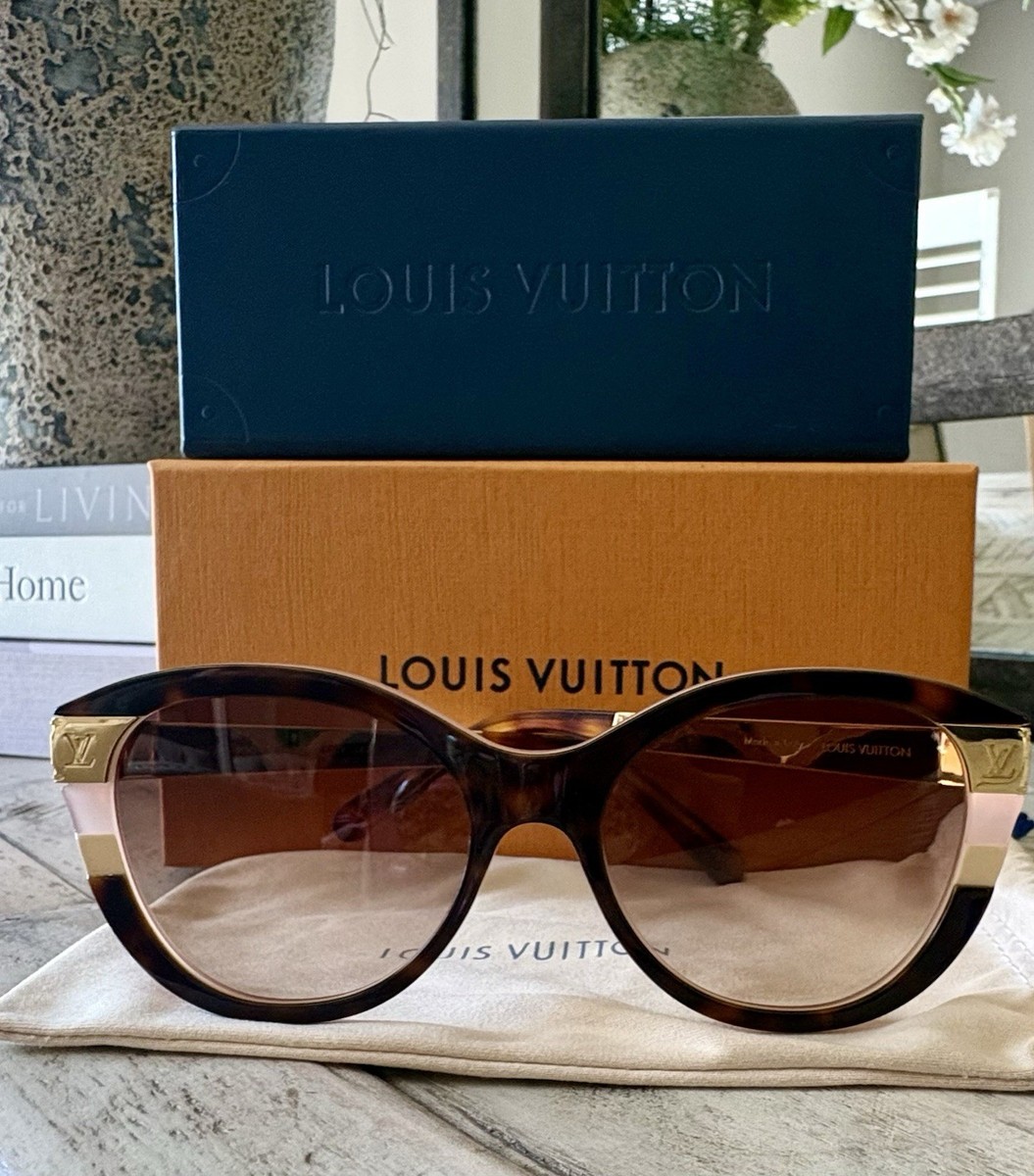 Louis Vuitton LV Petit Soupçon Cat Eye Sunglasses Light